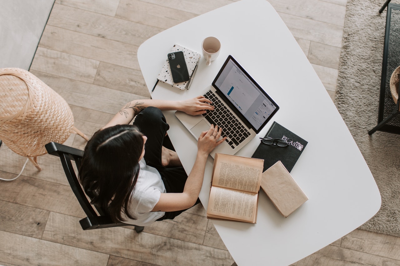 How Hybrid Working Boosts Employee Morale and Productivity